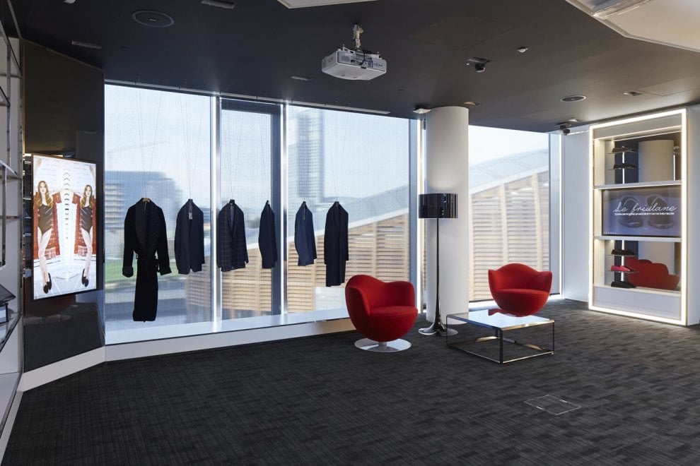 ACIN — fashion experience room